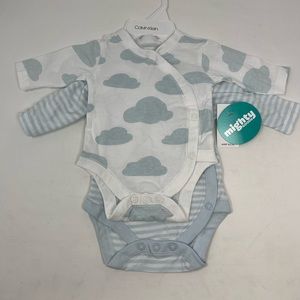 NWT Preemie Long Sleeve Onesie & Bottom Bundle